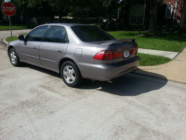 2000 Honda Accord WRX Premium 4-door