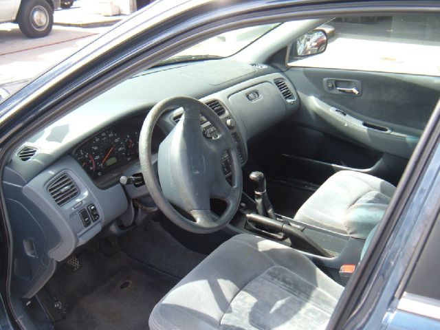 2000 Honda Accord ZQ8 LS