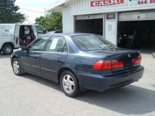 2000 Honda Accord ZQ8 LS