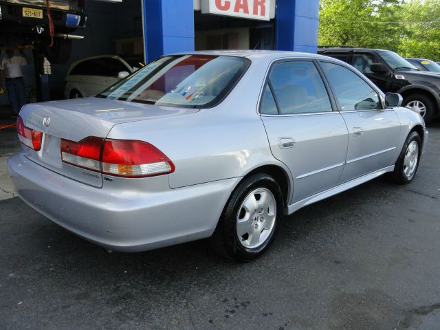 2001 Honda Accord 2010 Volkswagen SE