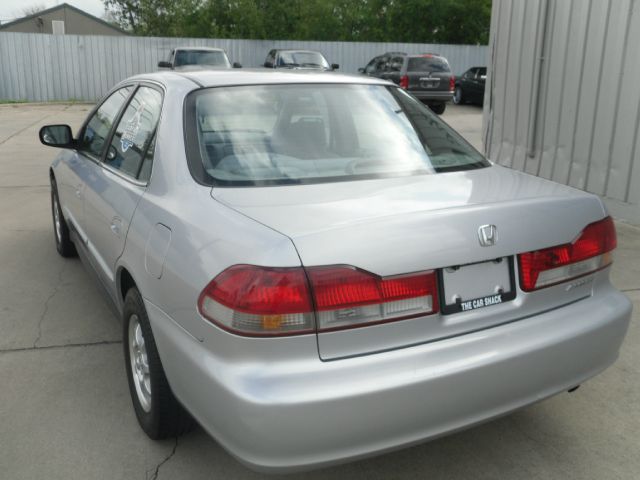 2002 Honda Accord 4dr Sdn SES Standard