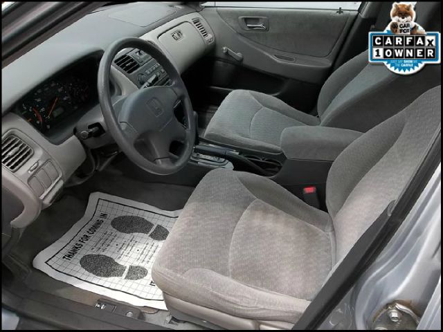 2002 Honda Accord 4dr Sdn SES Standard