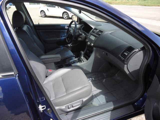 2004 Honda Accord LT 5 1/4 Ft