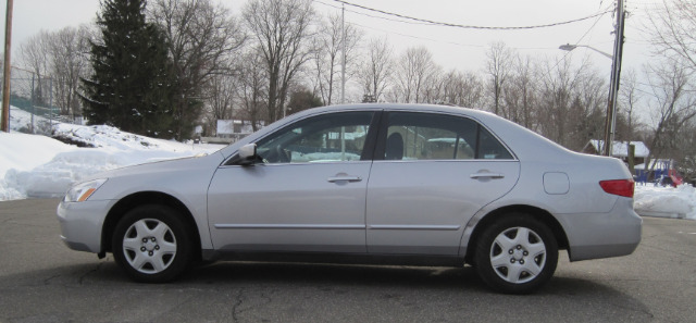 2005 Honda Accord 2dr Reg Cab 120.5 WB