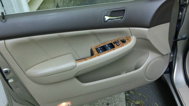 2005 Honda Accord RT HEMI V8