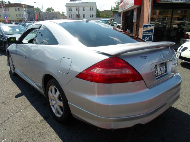 2005 Honda Accord Luxury Hardtop 4dr