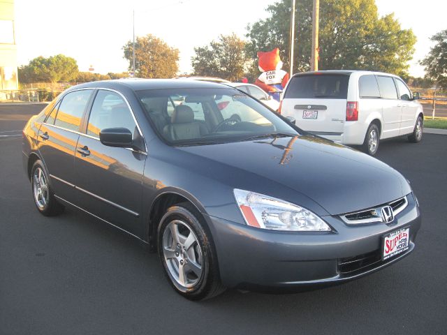 2005 Honda Accord 2007 Mazda Mazda3 S Sport