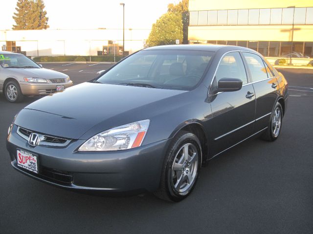 2005 Honda Accord 2007 Mazda Mazda3 S Sport