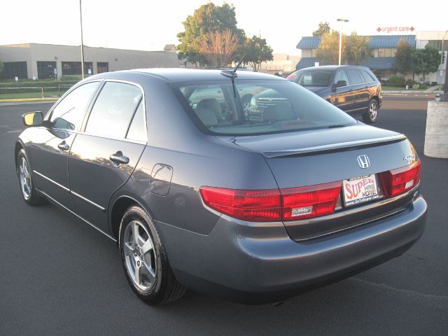 2005 Honda Accord 2007 Mazda Mazda3 S Sport