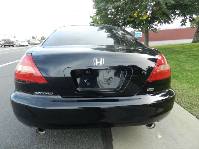 2005 Honda Accord Luxury Hardtop 4dr