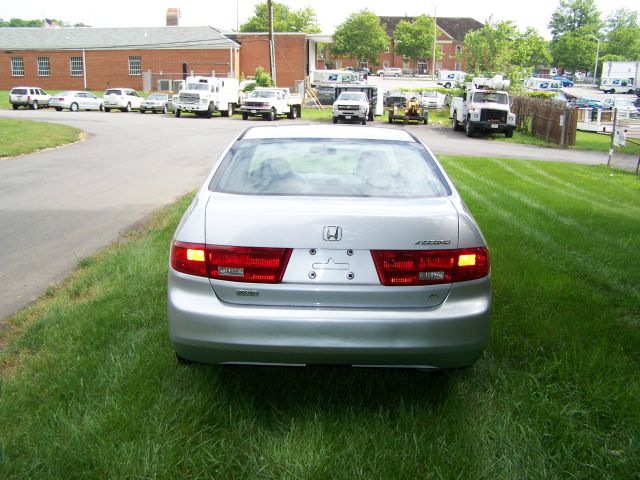 2005 Honda Accord ZQ8 LS