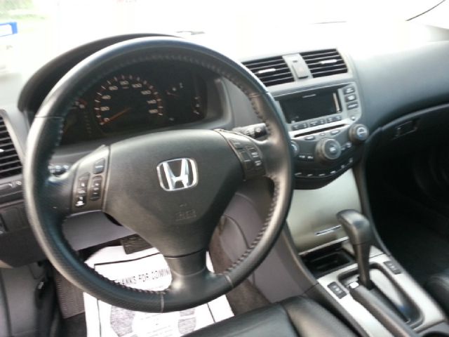 2006 Honda Accord 2dr Reg Cab 120.5 WB