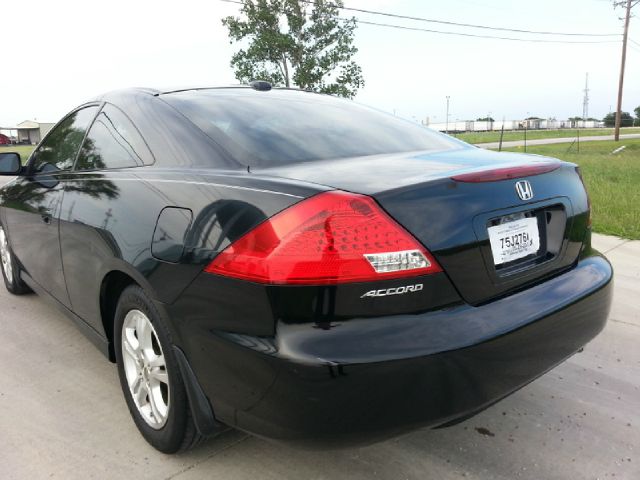 2006 Honda Accord 2dr Reg Cab 120.5 WB