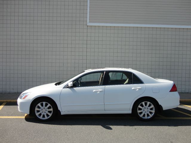 2006 Honda Accord AWD - Luxury Collection