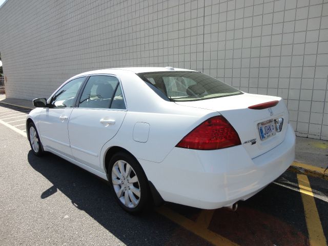 2006 Honda Accord AWD - Luxury Collection