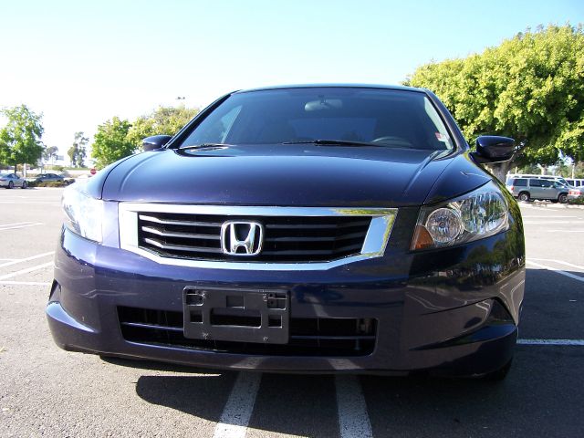 2009 Honda Accord 2dr Reg Cab 120.5 WB