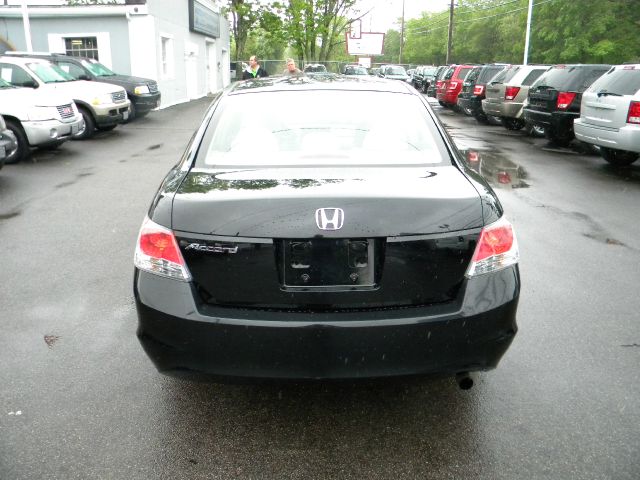 2009 Honda Accord 2dr Reg Cab 120.5 WB