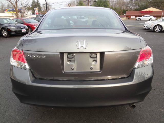 2009 Honda Accord 2dr Reg Cab 120.5 WB