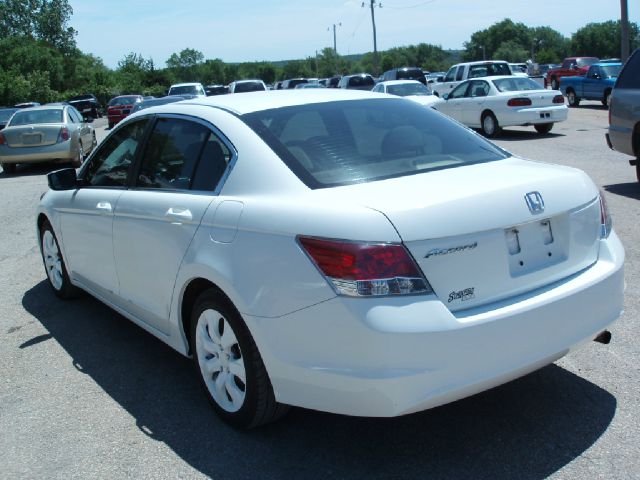 2010 Honda Accord 2dr Reg Cab 120.5 WB