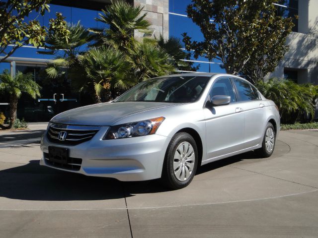 2011 Honda Accord 2dr Reg Cab 120.5 WB