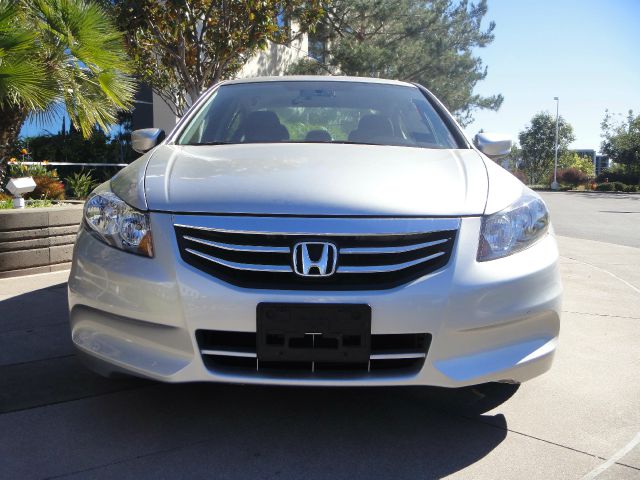 2011 Honda Accord 2dr Reg Cab 120.5 WB