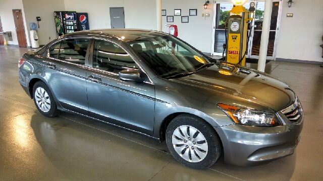 2011 Honda Accord 2dr Reg Cab 120.5 WB