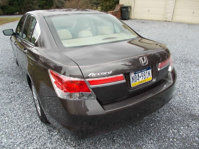 2011 Honda Accord 2dr Reg Cab 120.5 WB