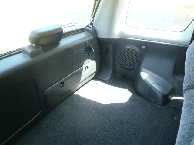 2001 Honda CR-V LS Truck