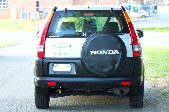 2004 Honda CR-V LS Truck