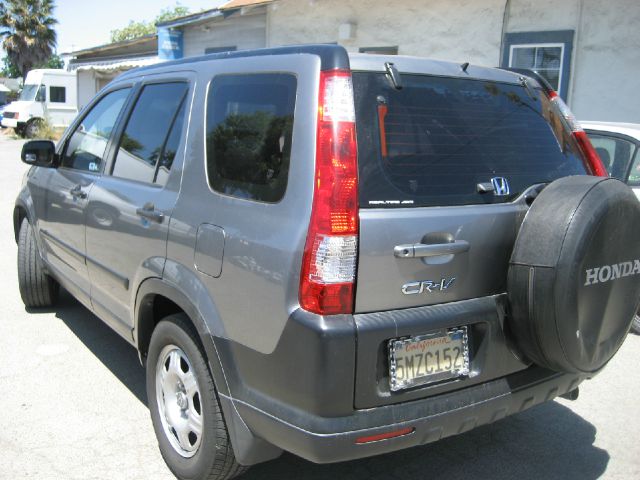 2005 Honda CR-V LS Truck