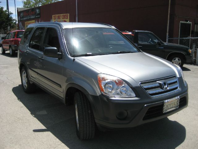 2005 Honda CR-V LS Truck