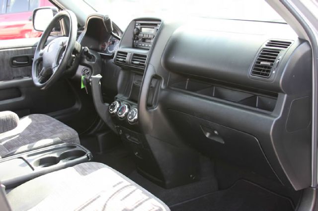 2005 Honda CR-V LS Truck