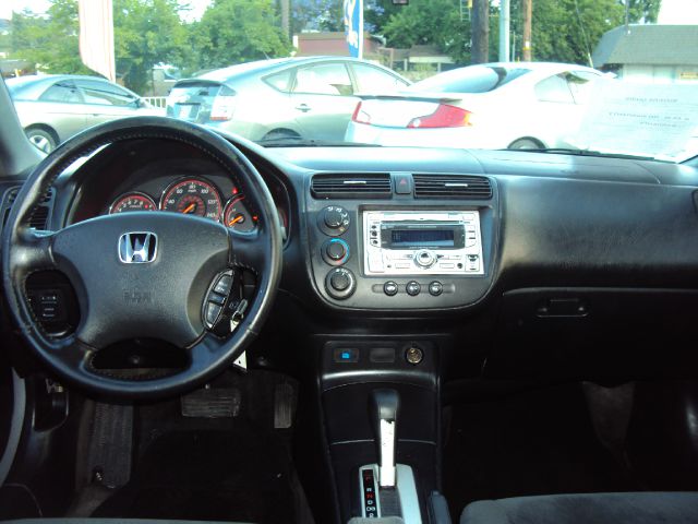 2005 Honda Civic 2dr Reg Cab 120.5 WB