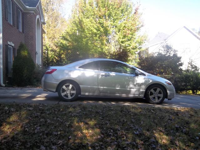 2006 Honda Civic 2dr Reg Cab 120.5 WB