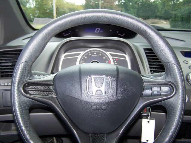 2007 Honda Civic 2dr Reg Cab 120.5 WB