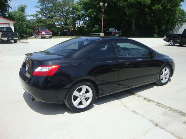 2007 Honda Civic 2dr Reg Cab 120.5 WB