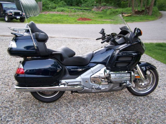 2009 Honda GOLDWING Reg Cab 183.5 WB C5B