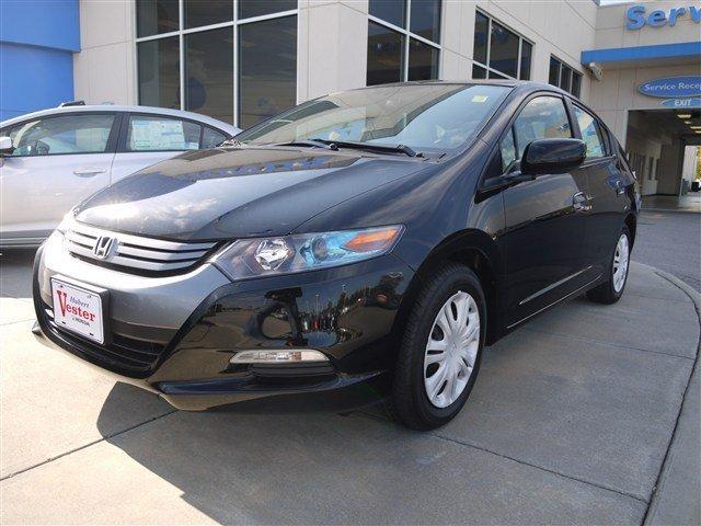 2011 Honda Insight 2005 Toyota Sport