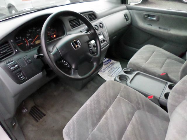 2004 Honda Odyssey 4dr Quad Cab 160.5 DRW 4WD Laramie