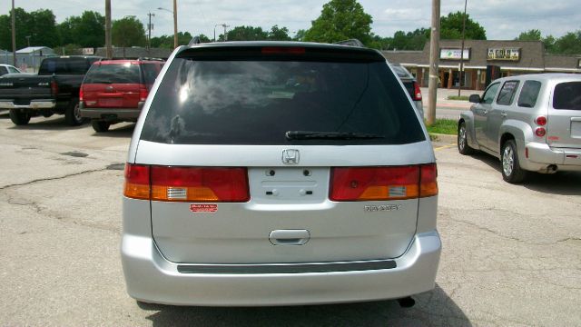 2004 Honda Odyssey 4dr Quad Cab 160.5 DRW 4WD Laramie