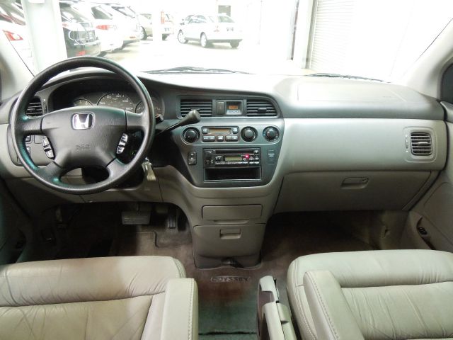 2004 Honda Odyssey GS 43