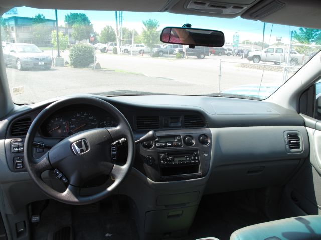 2004 Honda Odyssey GS 43