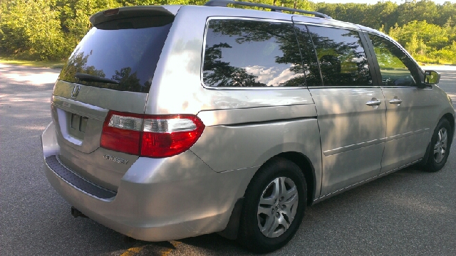 2005 Honda Odyssey 2008 Ford XL