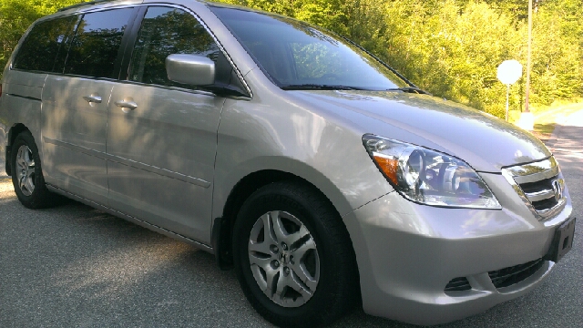 2005 Honda Odyssey 2008 Ford XL