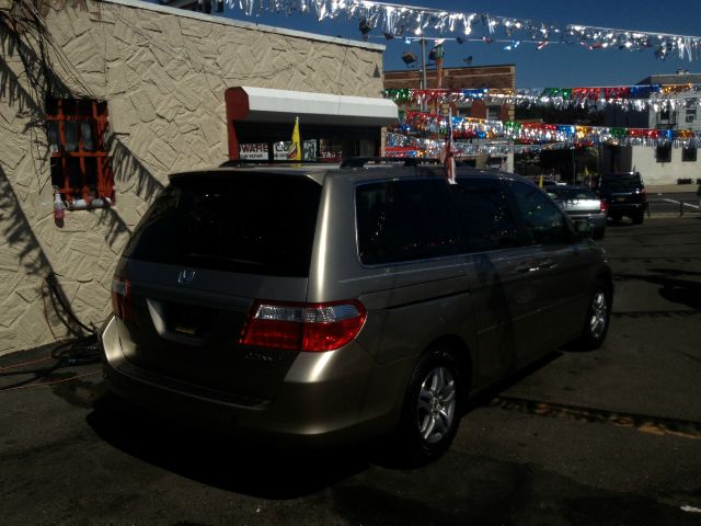 2005 Honda Odyssey 2008 Ford XL