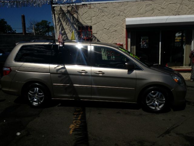 2005 Honda Odyssey 2008 Ford XL