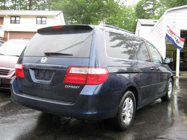 2005 Honda Odyssey 2008 Ford XL