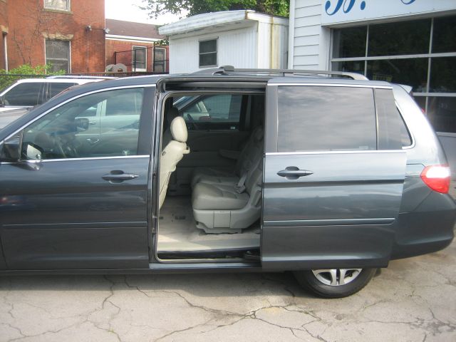 2006 Honda Odyssey AWD LT - 29 MPG For HWY