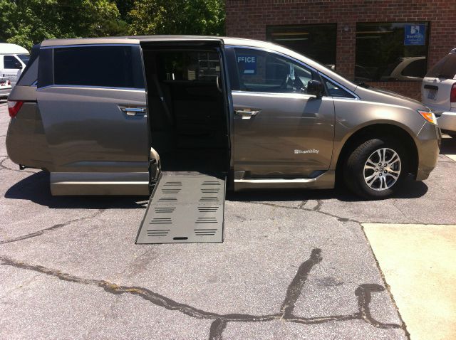 2013 Honda Odyssey LS 2WD