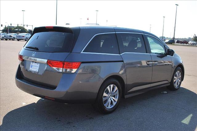 2014 Honda Odyssey 4dr Auto SE Ltd Avail Sedan